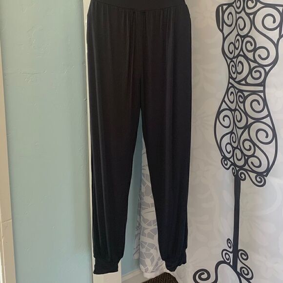 Forever 21 Olive Green Joggers Size Medium - Picture 3 of 13